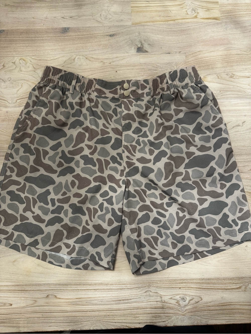 BURLEBO Men's Camo Athletic Shorts - Brown & Gray